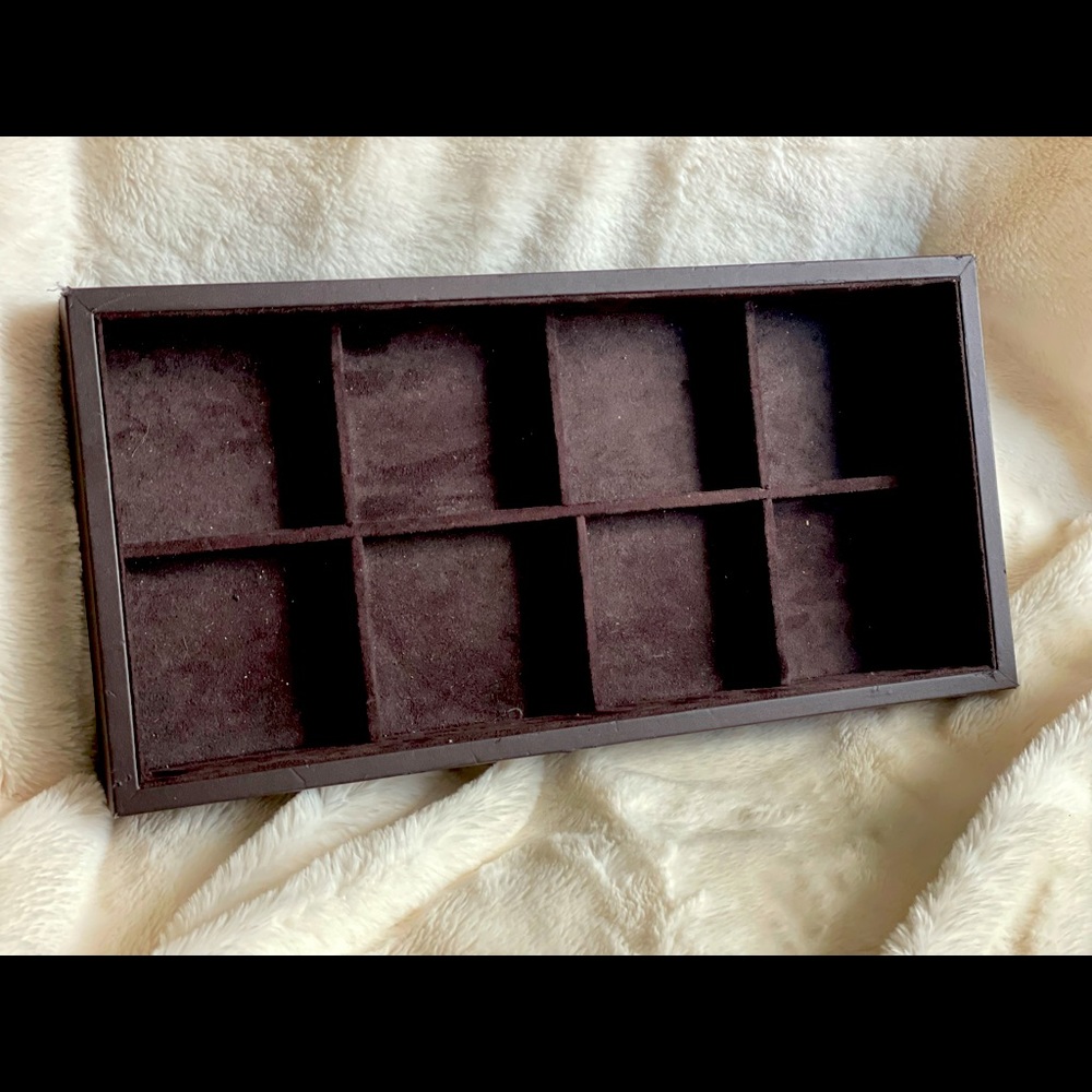 Velvet accessory display tray